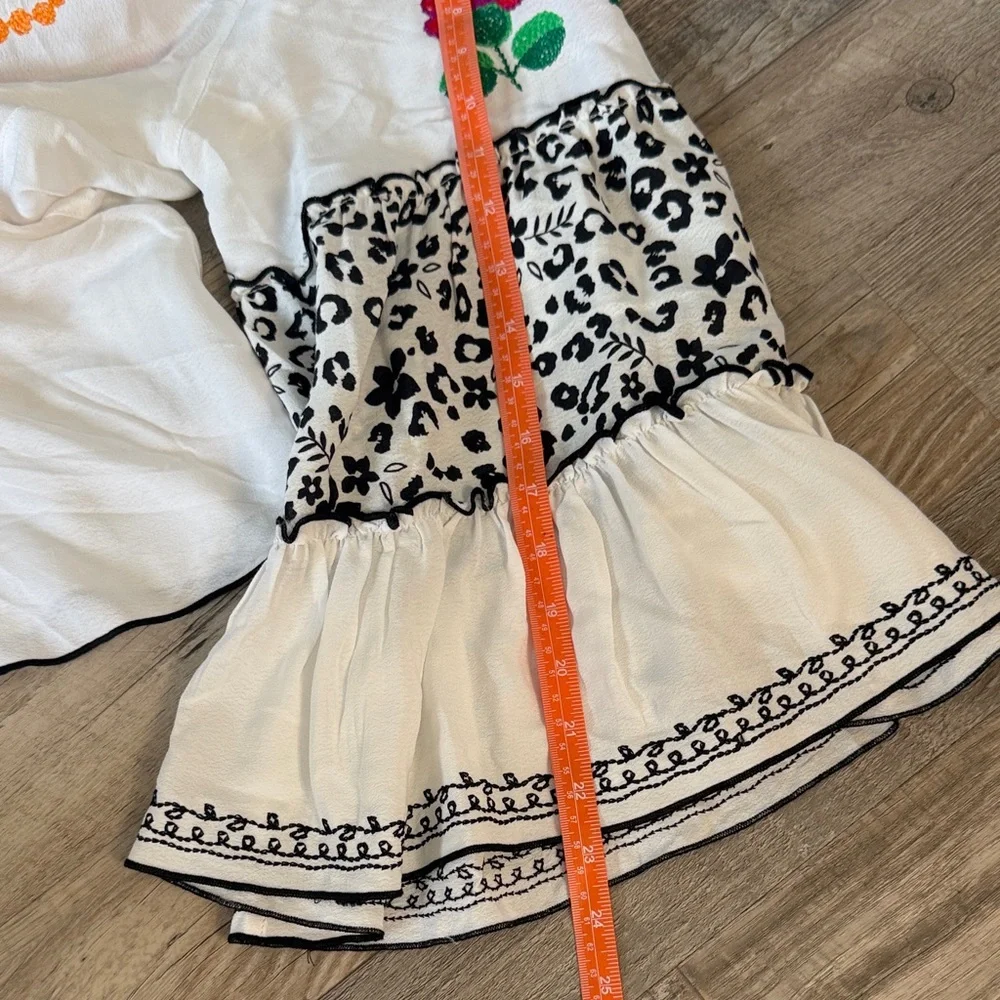 John Mark Floral Embroidered White Blouse size L - Picture 6 of 9